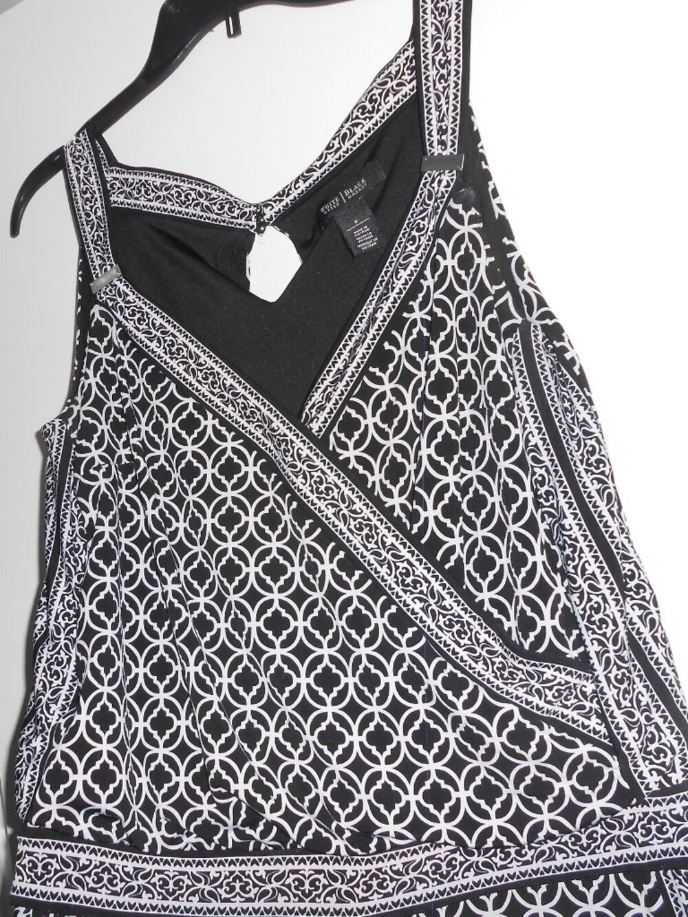 Mint Women WHBM White House Black Market Geo Pattern Surplice Jumpsuit Size 6